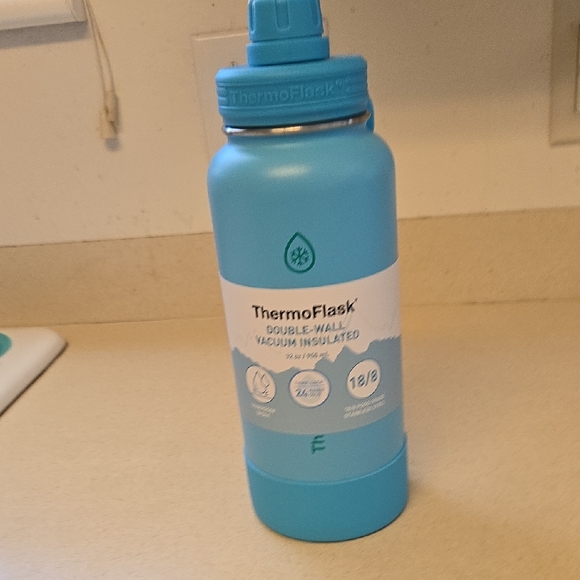 Blue Vacuum Insulated Water Bottle - Picture 1 of 1